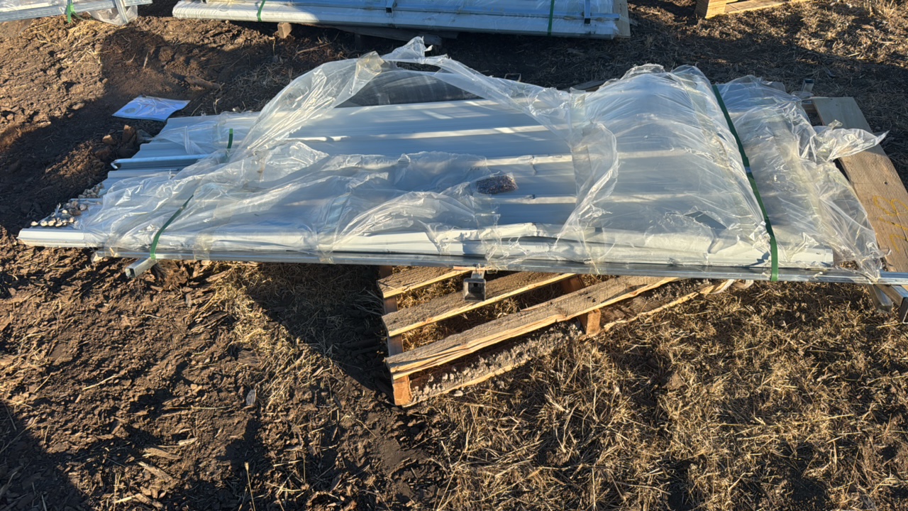 lot 718 image: GALVANIZED CORRUGATED STEEL SHEET Few Damaged&nbsp