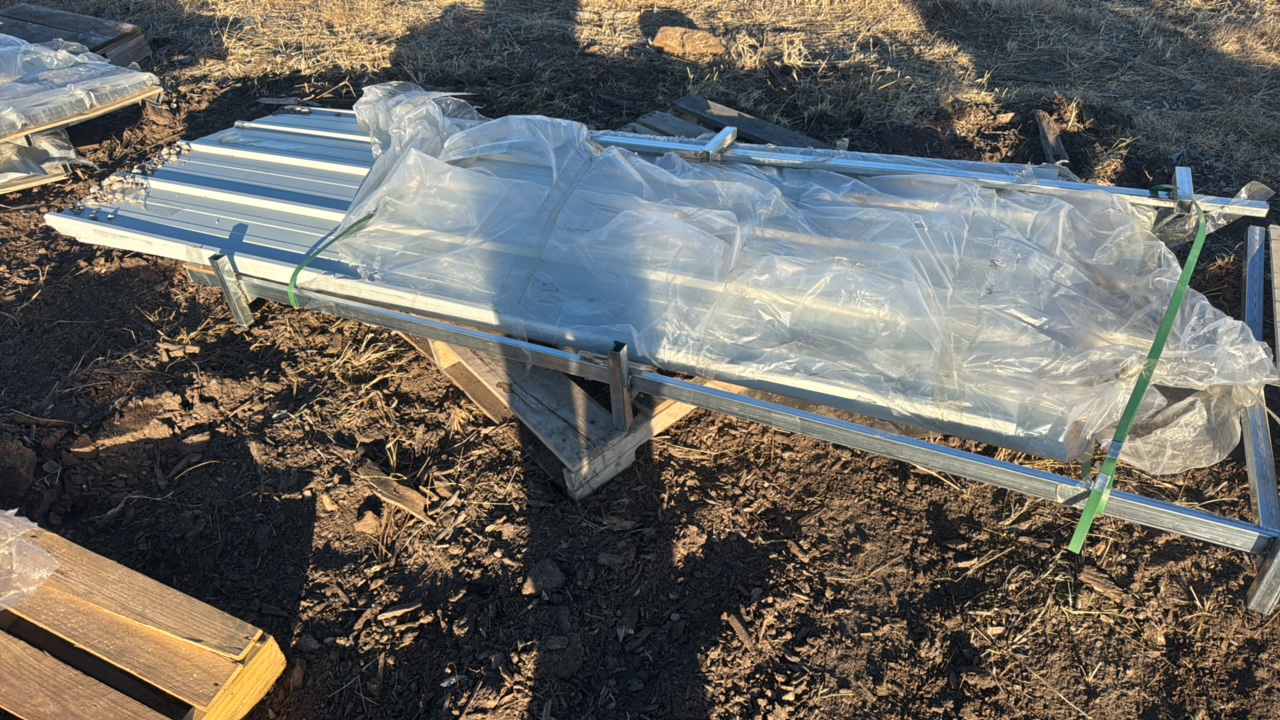 lot 720 image: GALVANIZED CORRUGATED STEEL SHEET Few Damaged&nbsp