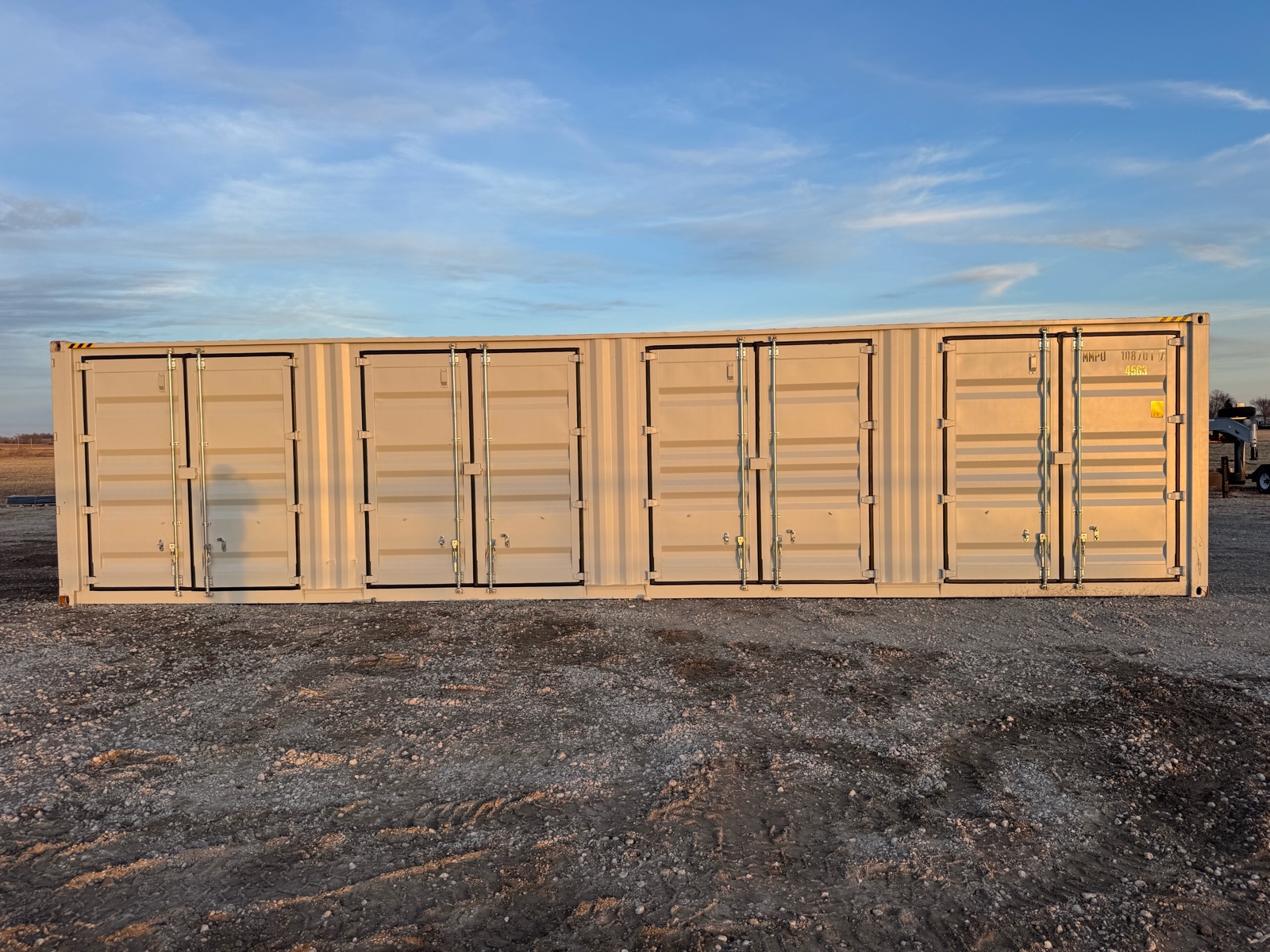 lot 752 image: 40FT CONTAINER WITH 4 DOORS &nbsp2025UnusedIRC40