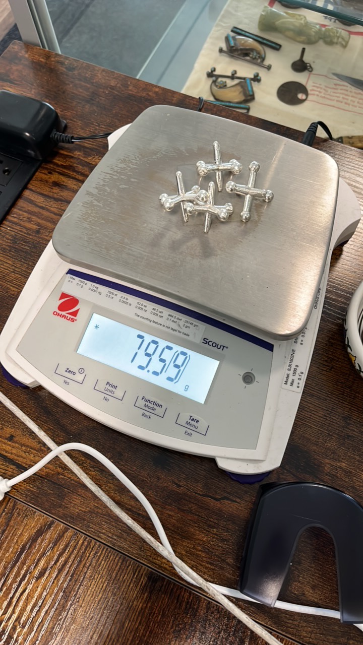 lot 28 image: Pure Silver Casted Jacks 999