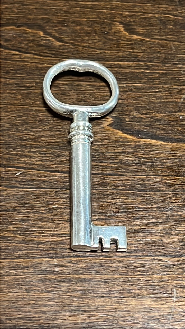 lot 40 image: Pure Silver Cast Key