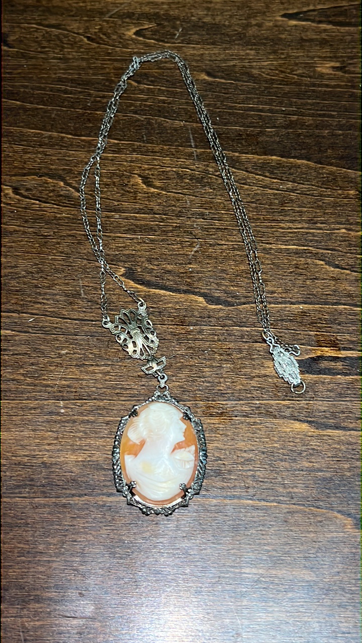 lot 42 image: Antique English Cameo Inlaid in fine silver