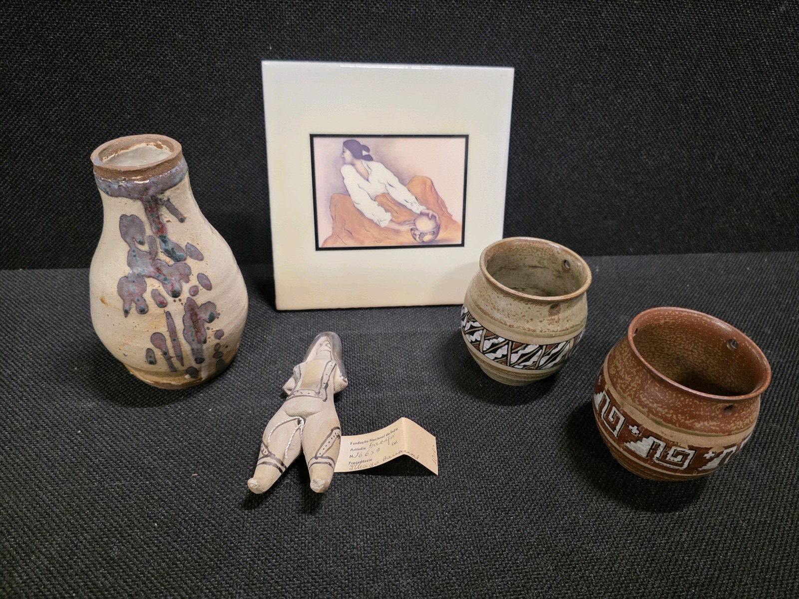 lot 124 image: Native American  Indian Collectibles and Pottery