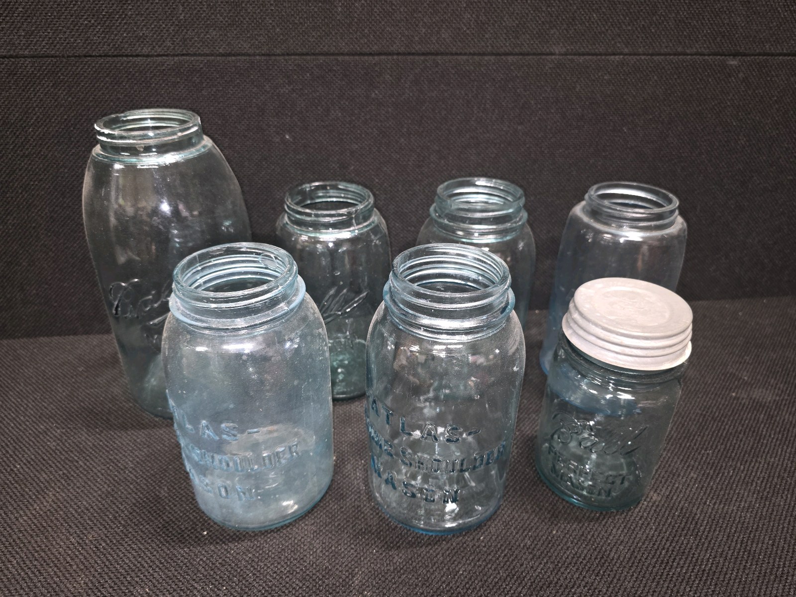 lot 142 image: Set of 7 Assorted VINTAGE Mason Jars