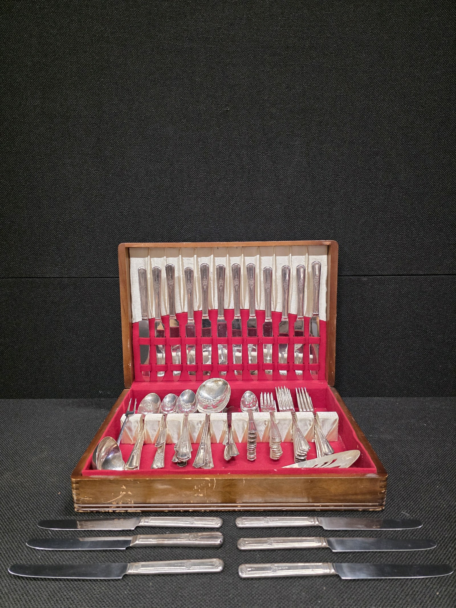 lot 144 image: Random Assortment of (mostly) Silver Plate Silverware