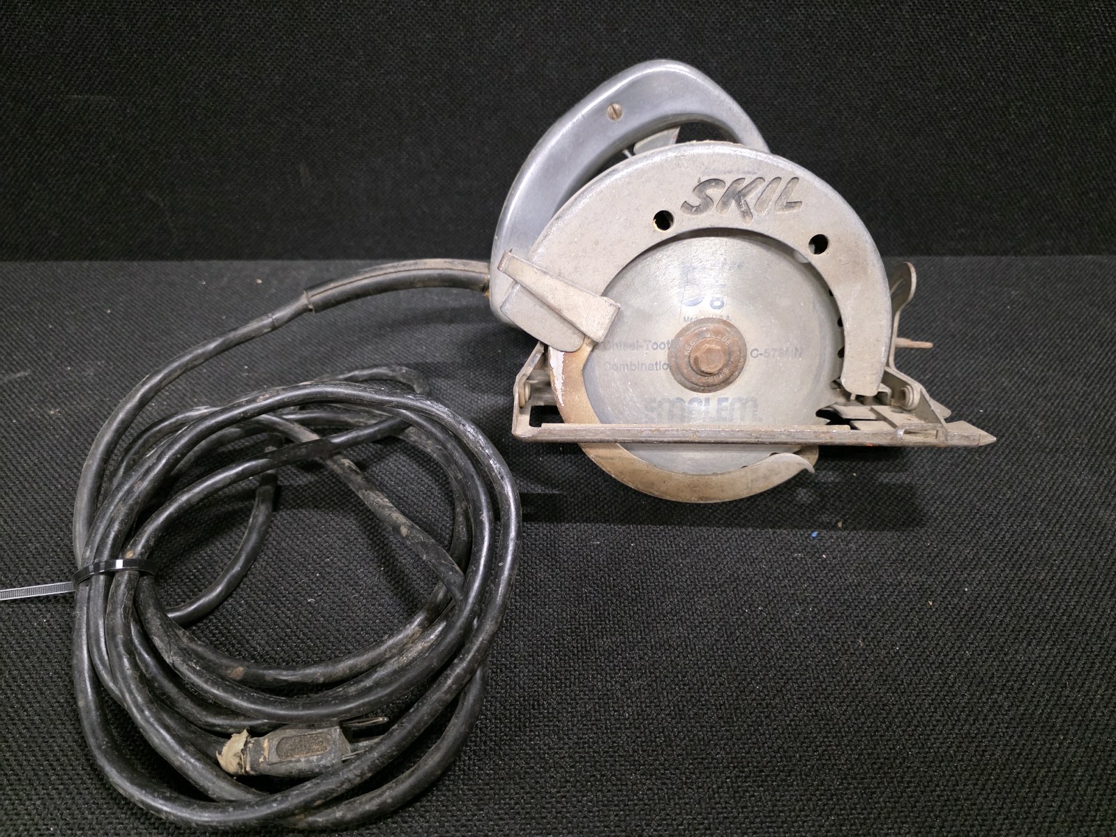 lot 193 image: Vintage Skil Circular Saw