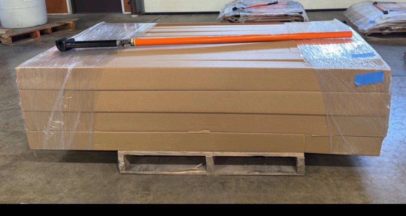 lot 14 image: Pallet of 40 New Klein Rebar Hickey Tools model # 64312