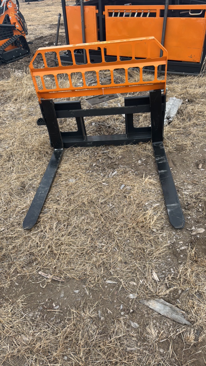 lot 10 image: Pallet ForkLandhonor2025UnusedPF-11-3500G