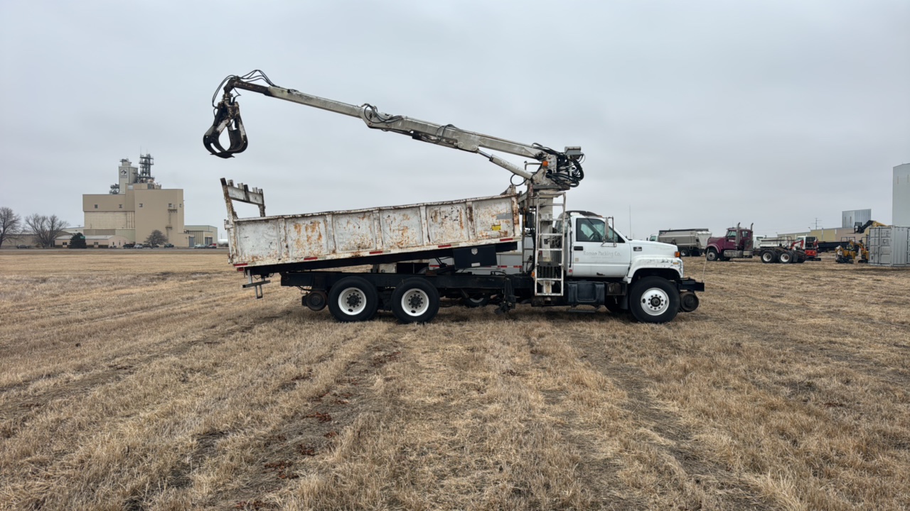 lot 901 image: 1997 CHEVY C-SERIES DUMPGRAPPLE TRUCK