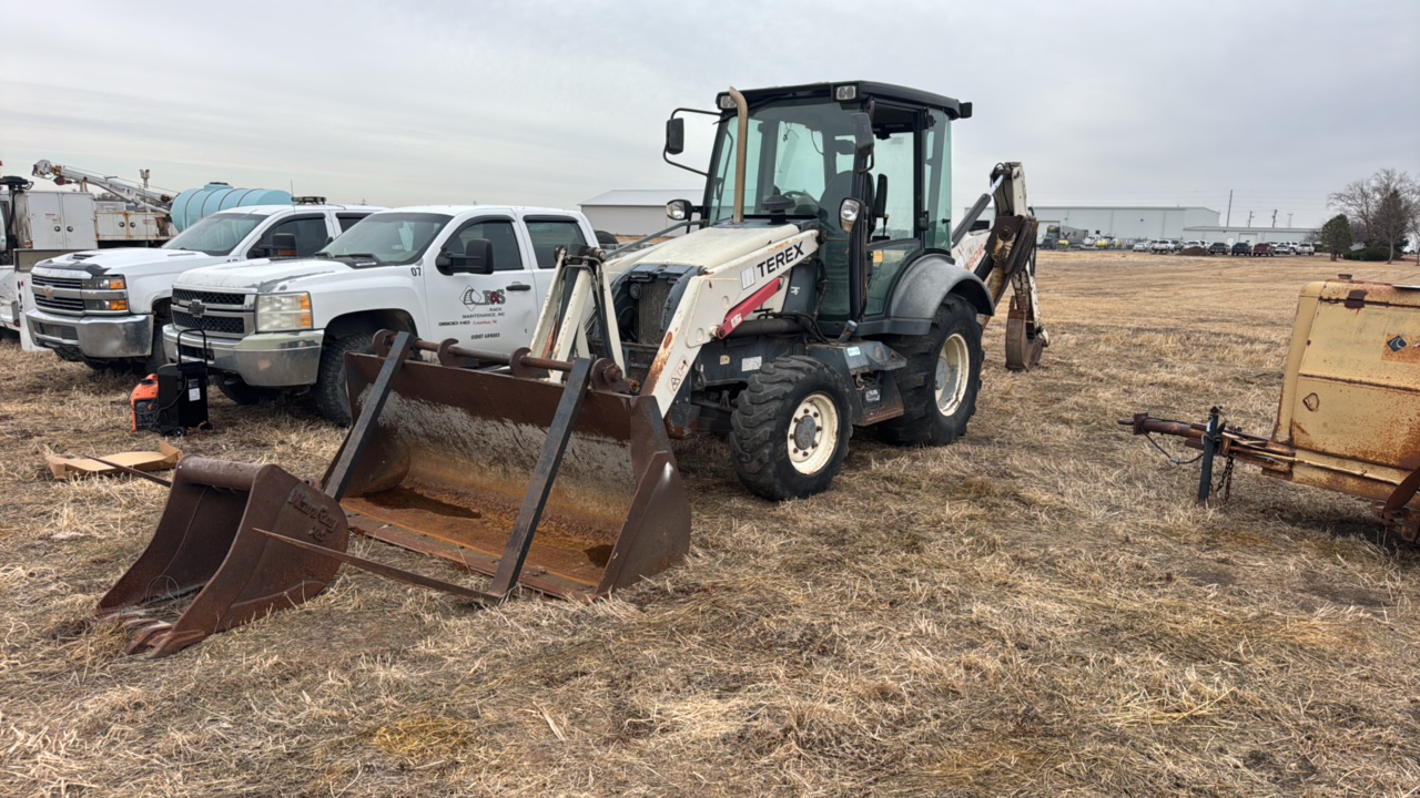 lot 903 image: Terex 860B Backhoe 4X4