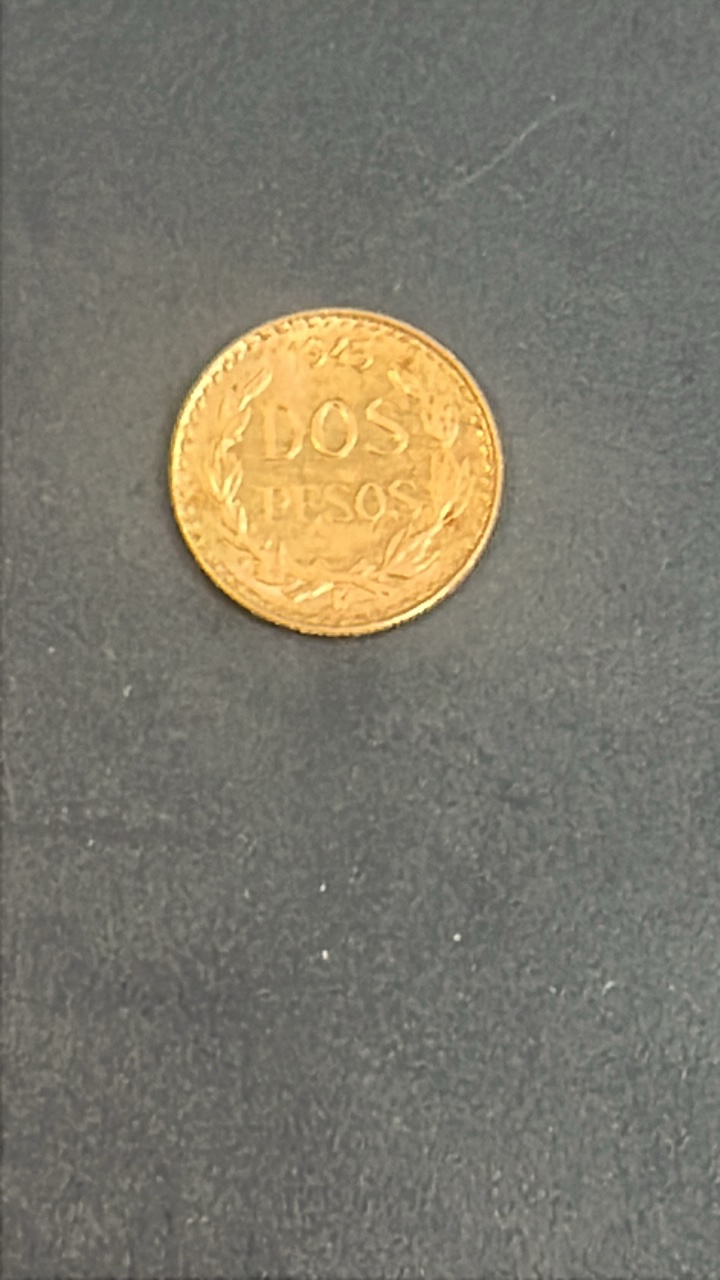 lot 1 image: Gold Coin Dos Pesos 1945