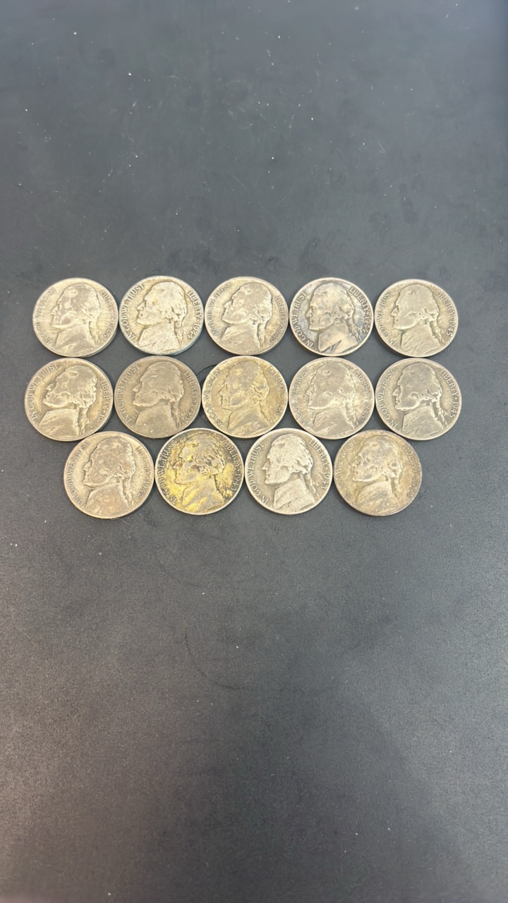 lot 16 image: 14 War Nickels Various Years 35% Silver