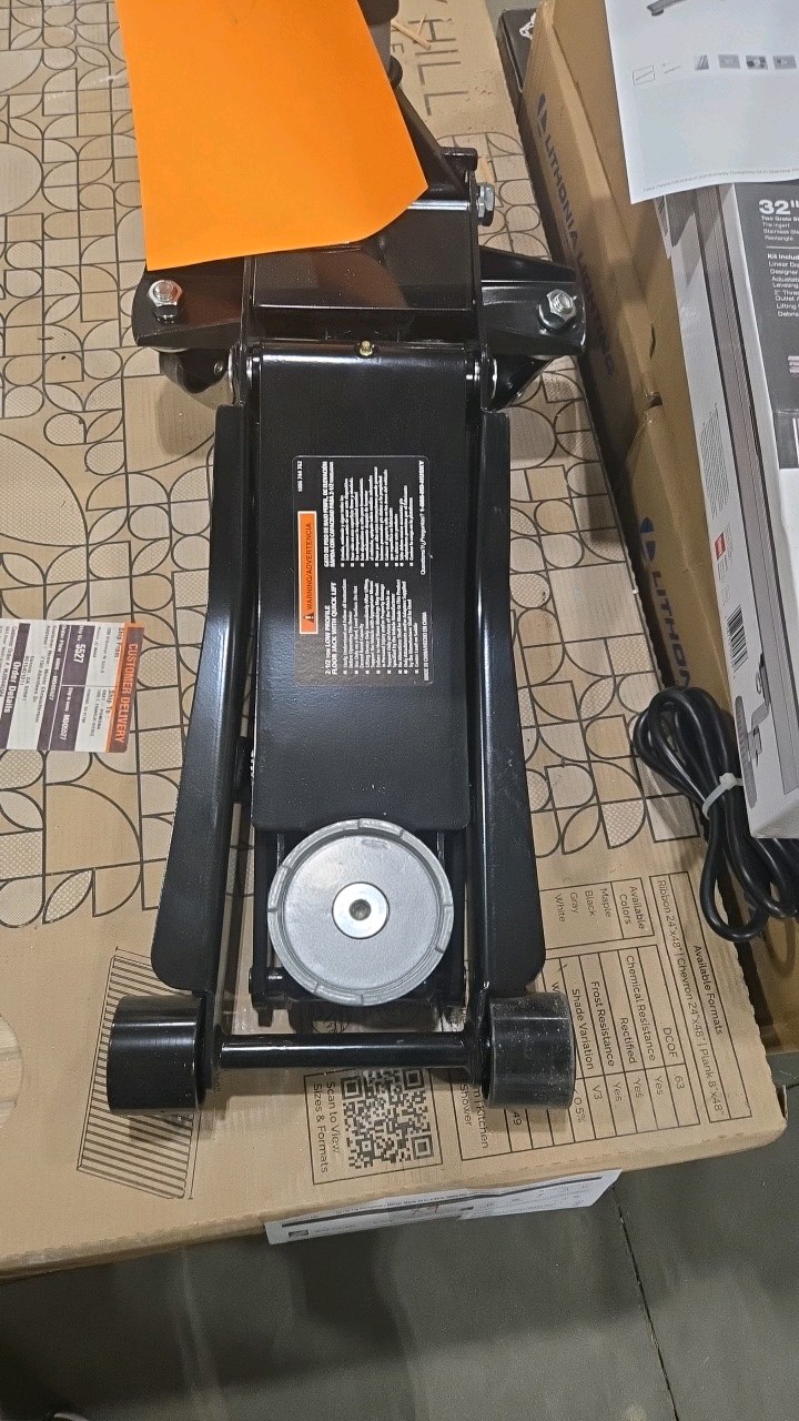 lot 109 image: Husky 2.5-Ton Pro Low Profile Floor Jack