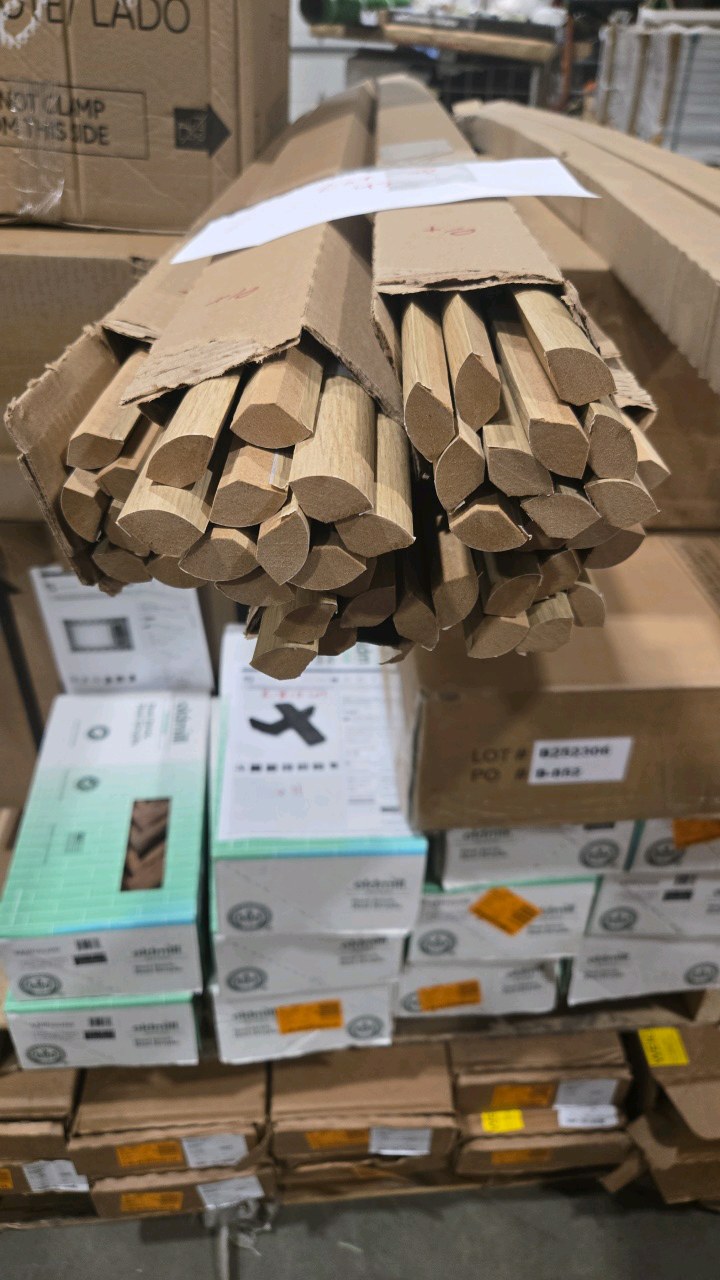 lot 161 image: 47 quarter round trim