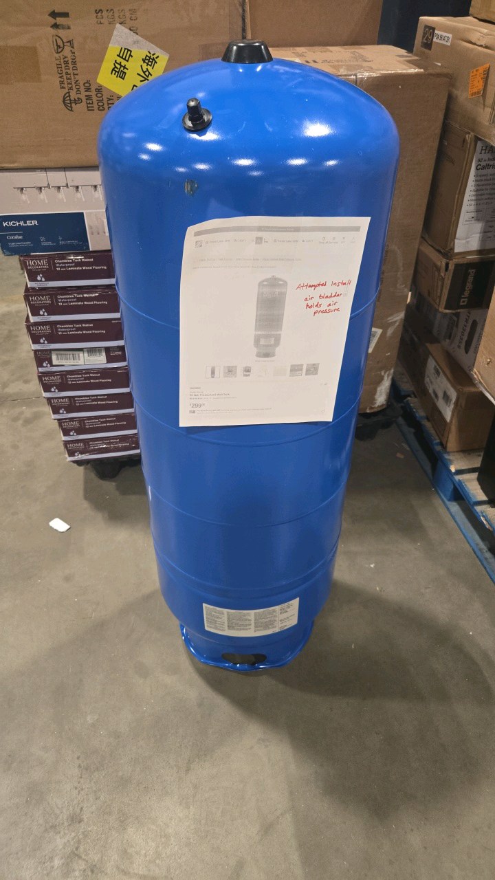 lot 18 image: Water Worker 32 Gal. Pressurized Well Tank