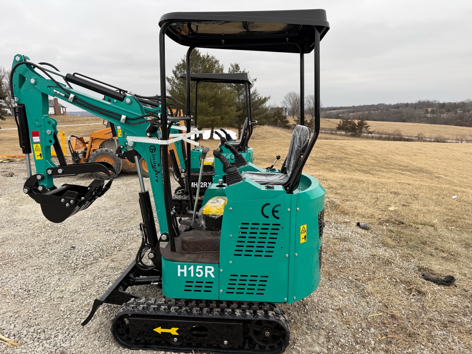 lot 2120 image: H15R MINI EXCAVATOR
