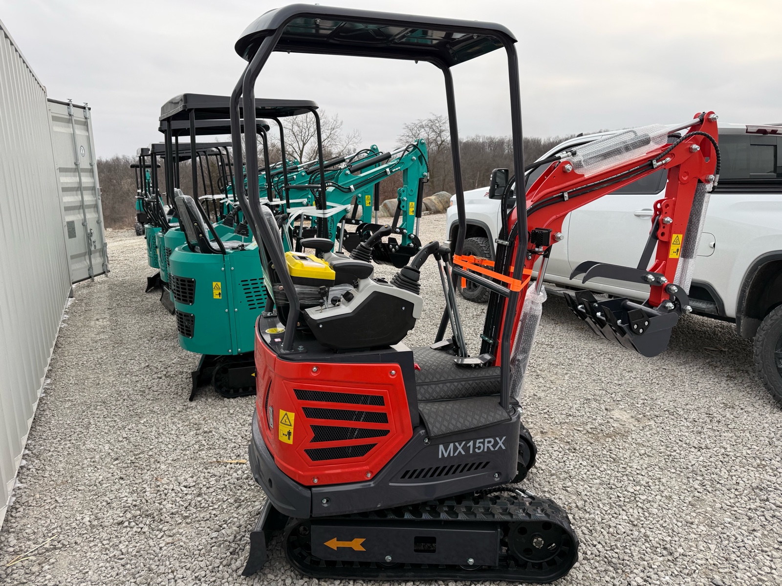 lot 2128 image: MX15RX MINI EXCAVATOR