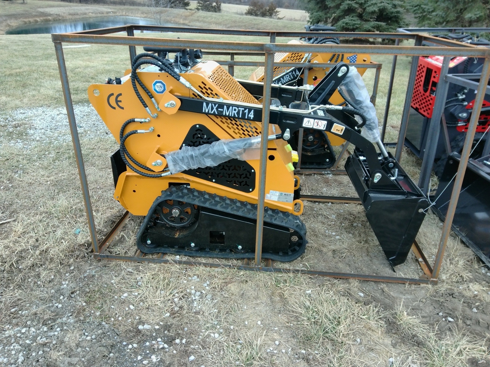 lot 2173 image: MX-MRT14 Compact Track Loader