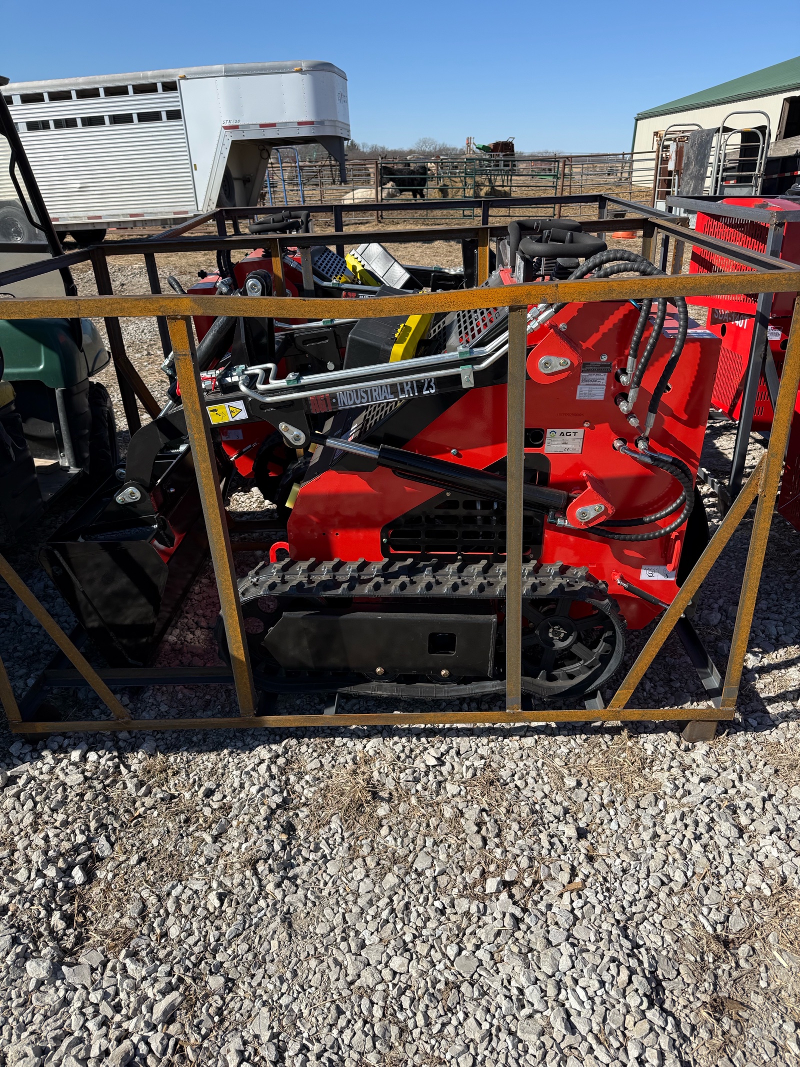 lot 2174 image: LRT23 Skid Steer Loader