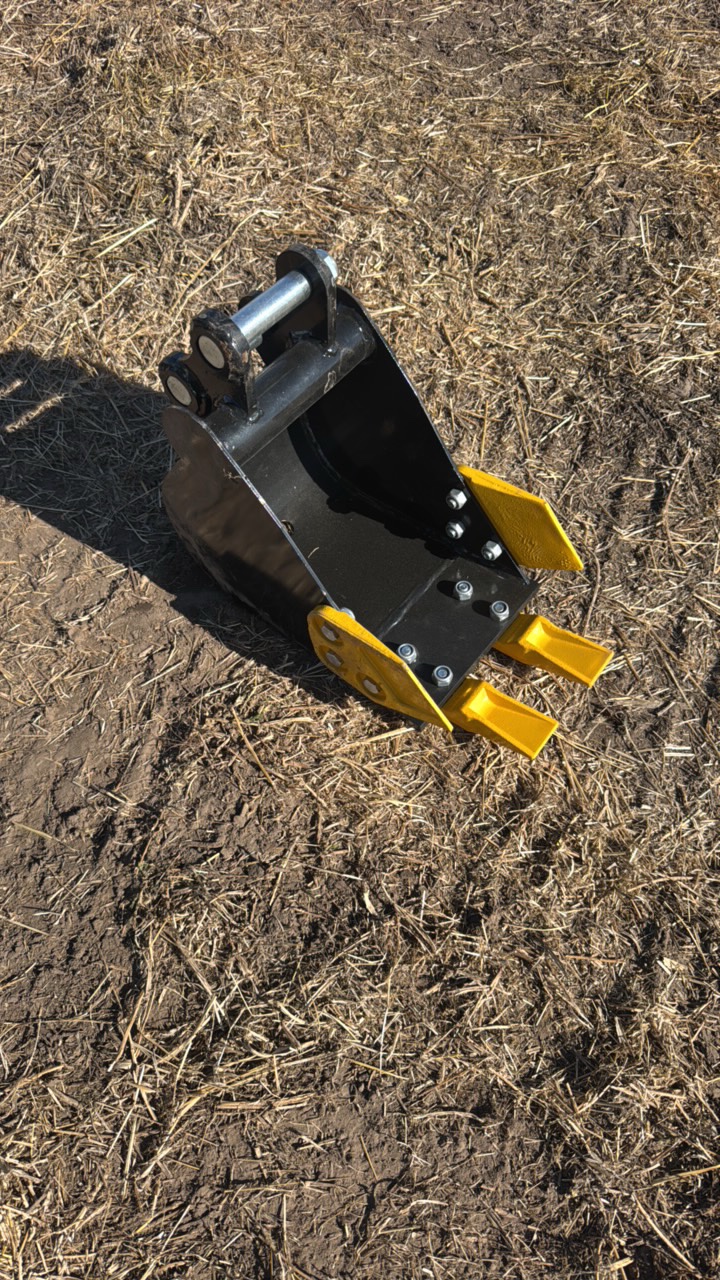 lot 81 image: 20CM Toothed BucketIR2025Unused