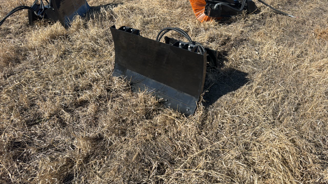 lot 89 image: Mini Skid snow bladeIR2025Unused