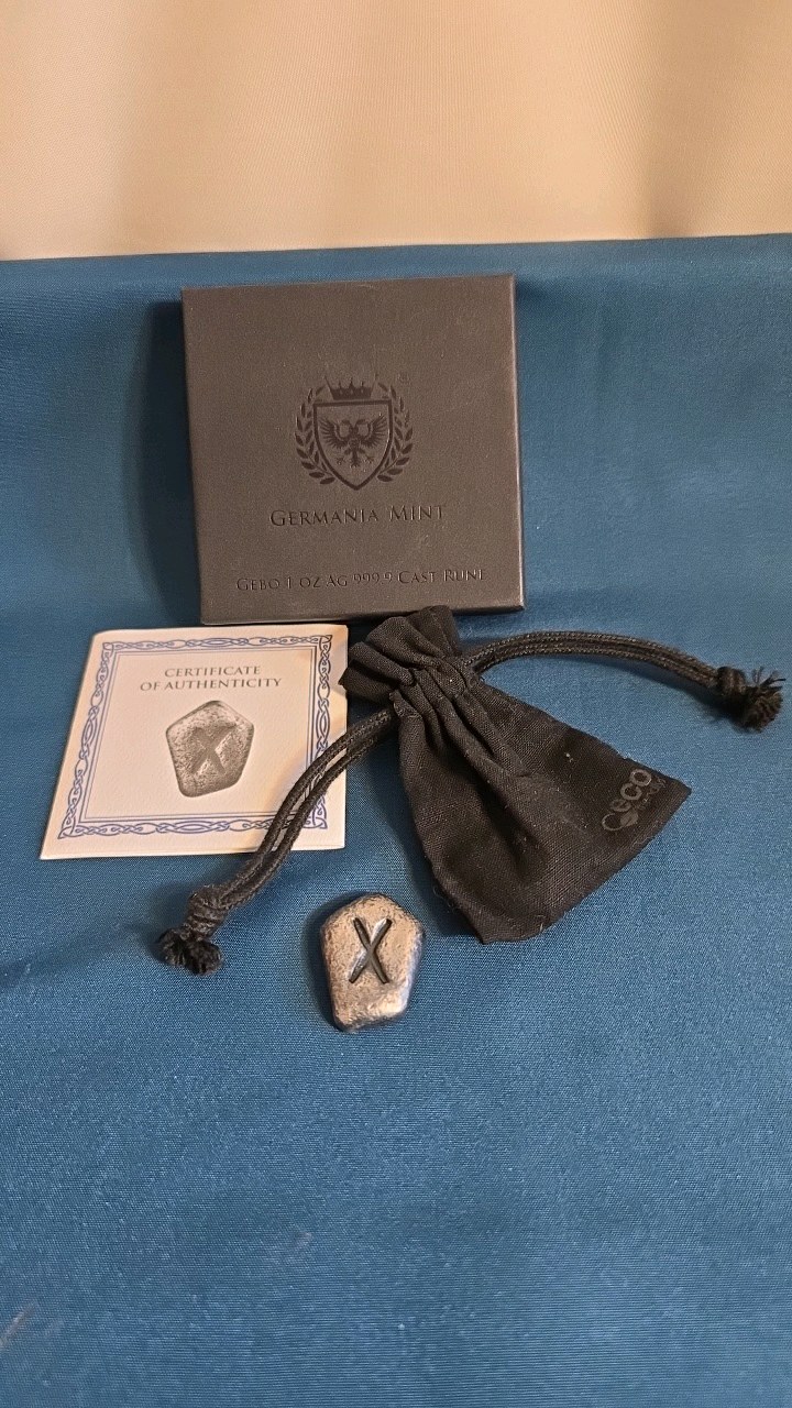 lot 12 image: 1 ozt silver AMULET WITH GEBO RUNE WITH COA