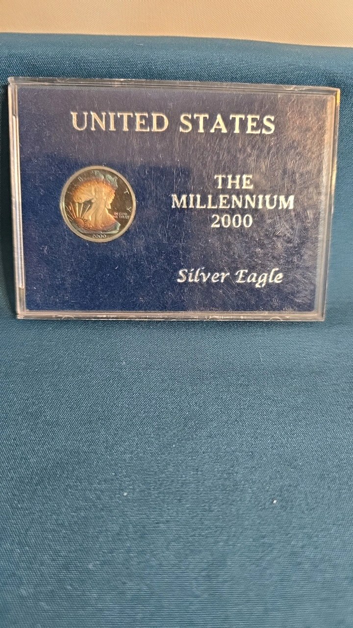 lot 15 image: 2000 AMERICAN SILVER EAGLE Copy 14 ozt