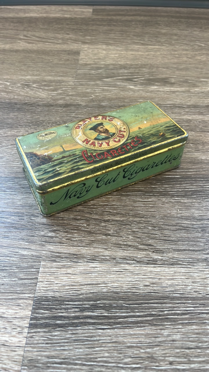 lot 49-1 image: ANTIQUE PLAYERs NAVY CUT CIGARETTE TIN