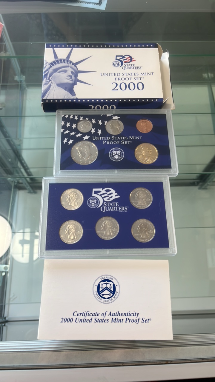 lot 26-1 image: 2000-P Mint Set