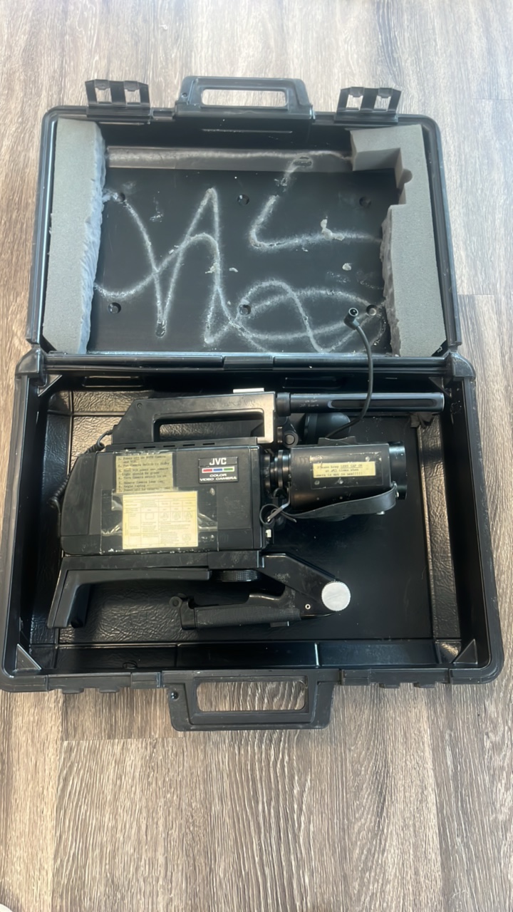 lot 32-1 image: JVC Color Video Camera