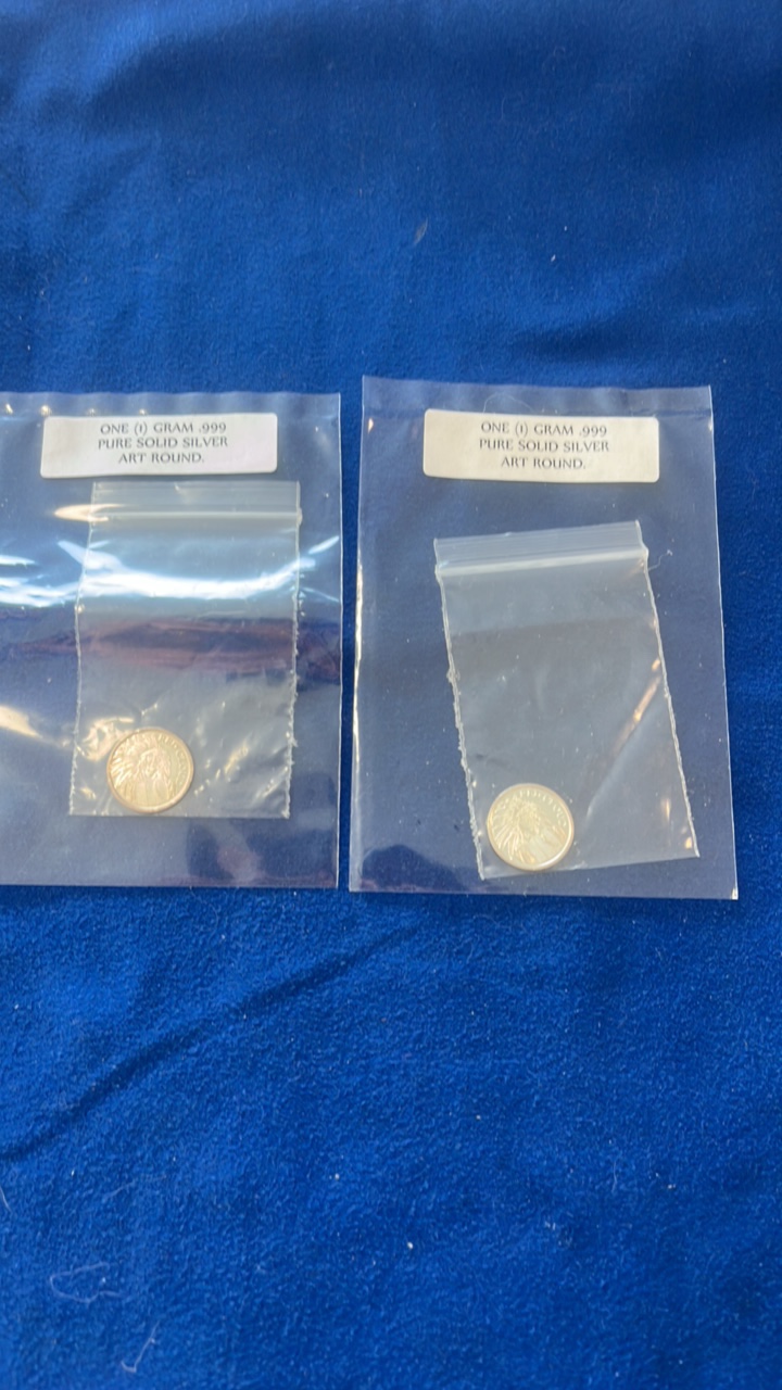 lot 19-1 image: 2 1 gram rounds Red Cloud 999 fine