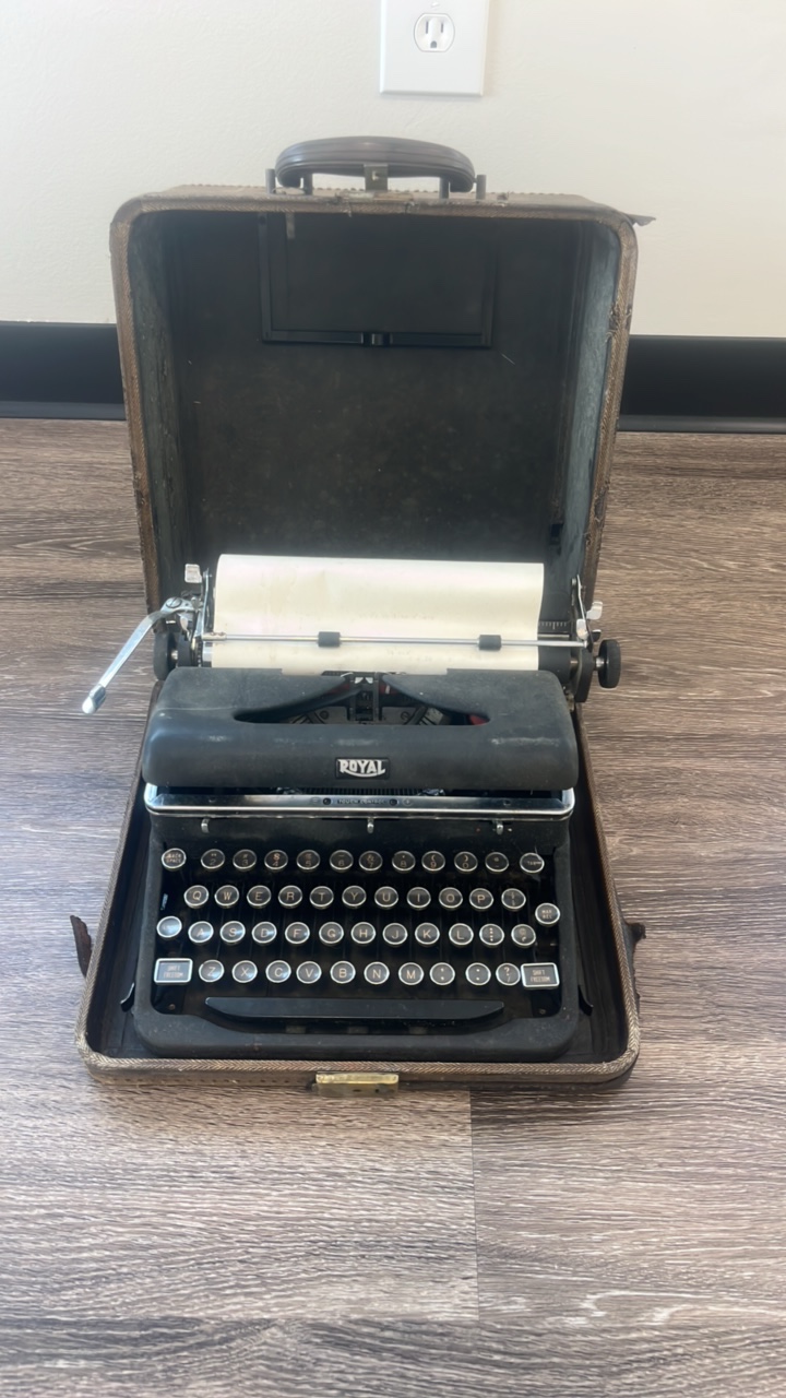 lot 47-1 image: Royal Touch Control Portable Typewriter