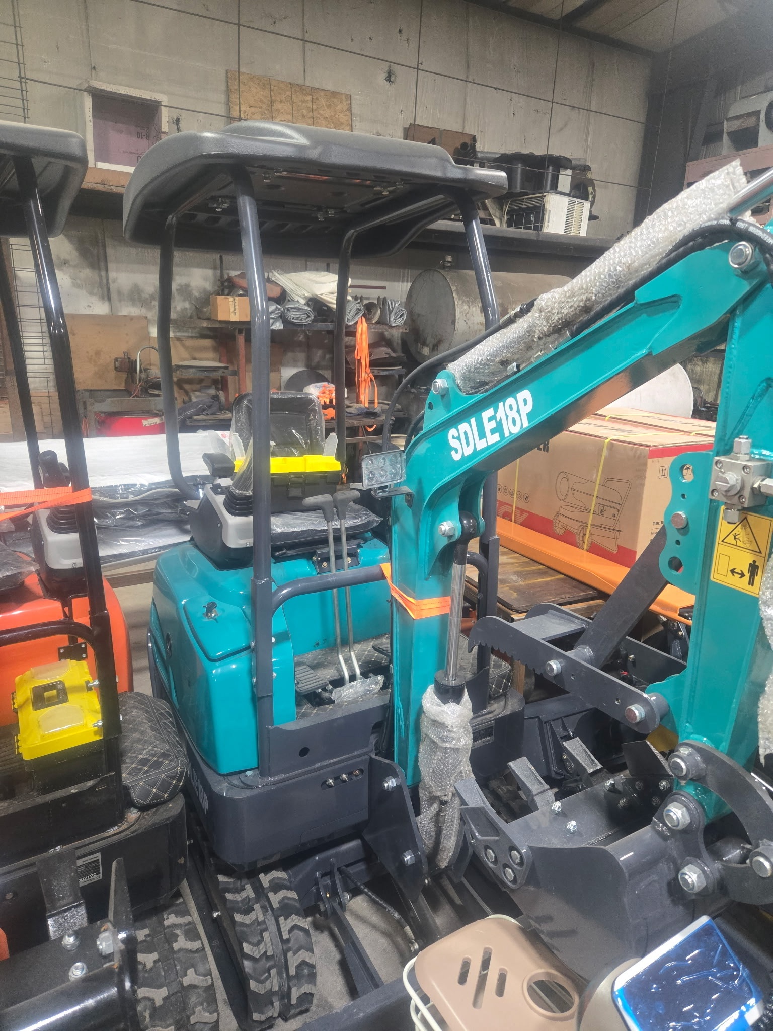 lot 150 image: SDLANCH IRE18P Mini Excavator