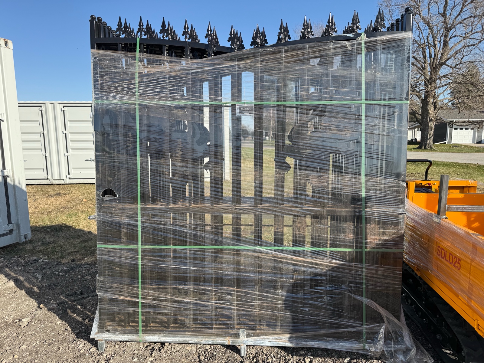 lot 7 image: IRIG IRON GATE BI-PARTING 165 inch IRON GATE