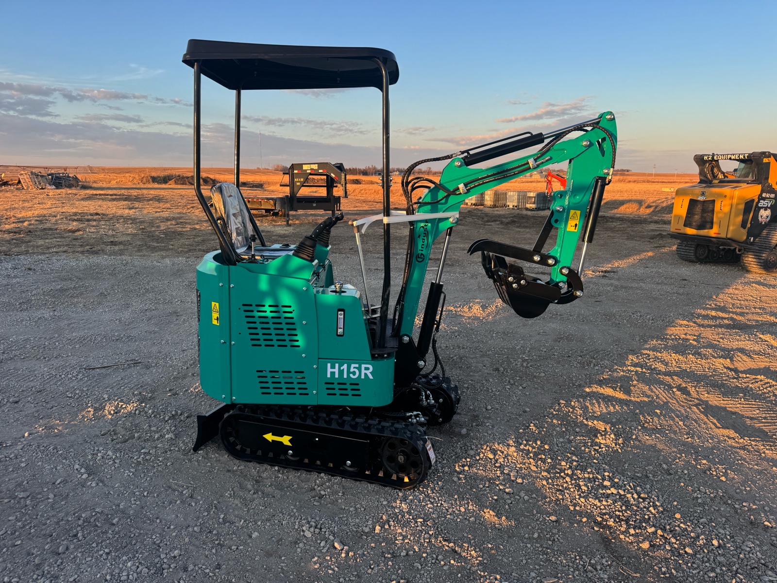 lot 8Q image: Mini ExcavatorCFG2026UnusedH15R