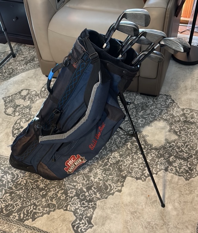 TaylorMade Golf Club Set with bag.
