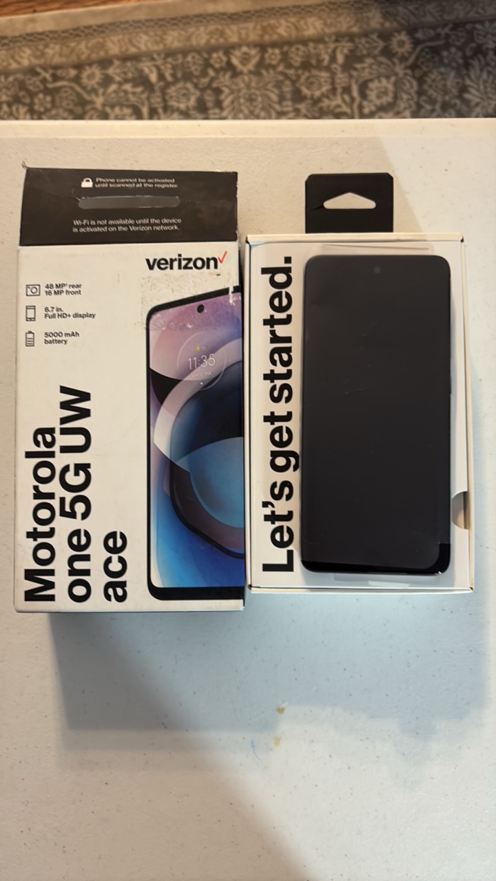 VERIZON Motorola One 5G UW ace prepaid phone