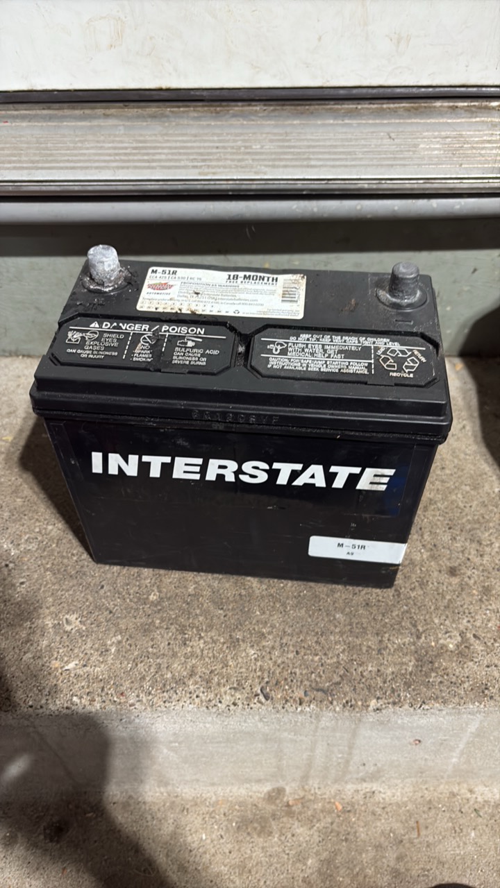 lot 38 image: INTERSTATE M-51R A9 battery