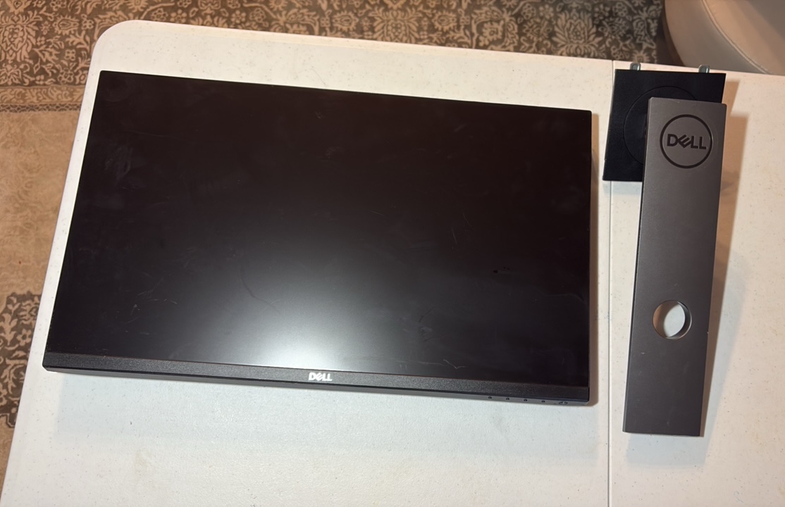 lot 41 image: DELL Flat Panel Monitor model P2419H