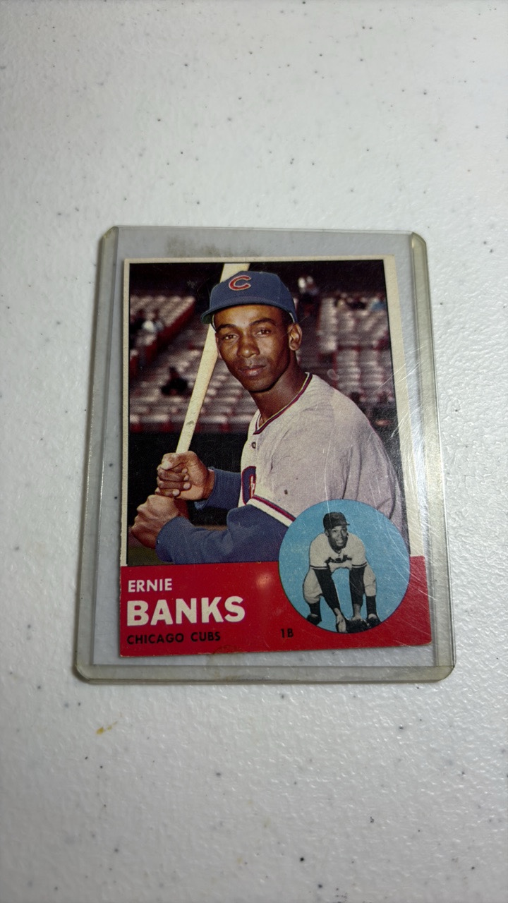 lot 45 image: TOPPS Ernie Banks Chicago Cubs Card