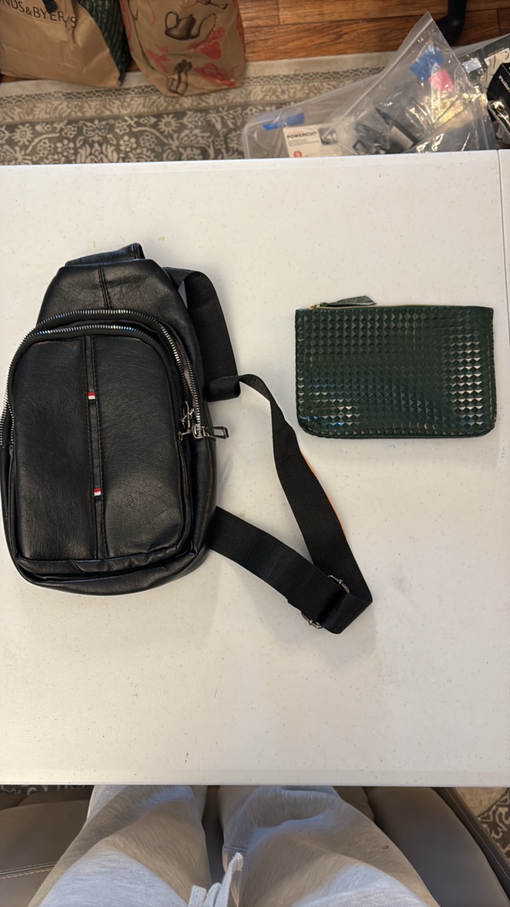 lot 85 image: TOMMY Hilfiger side purse and Ipsy wallet