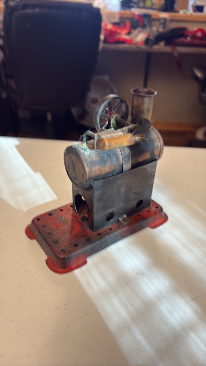 lot 99 image: VINTAGE Mamoa steam engine toy