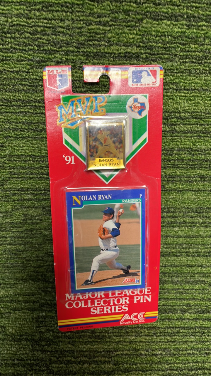 lot 106 image: 1991 Score Nolan Ryan sealed Collectors pin with card