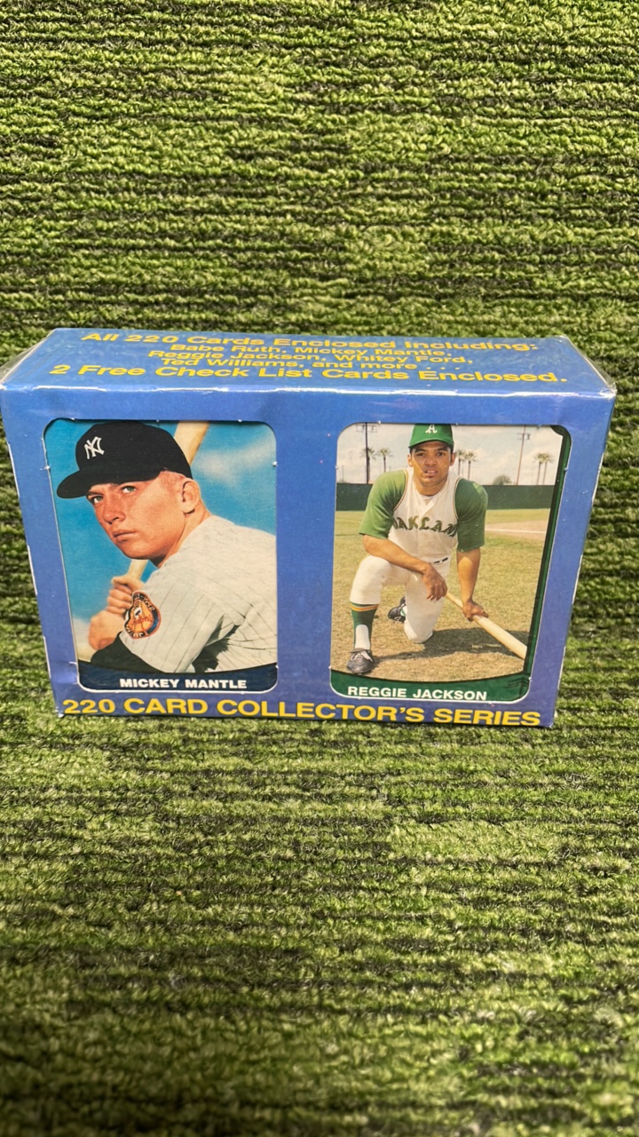 lot 110 image: 1989 Pacific Baseball Legends Trading card set sealed 220 card collectors series
