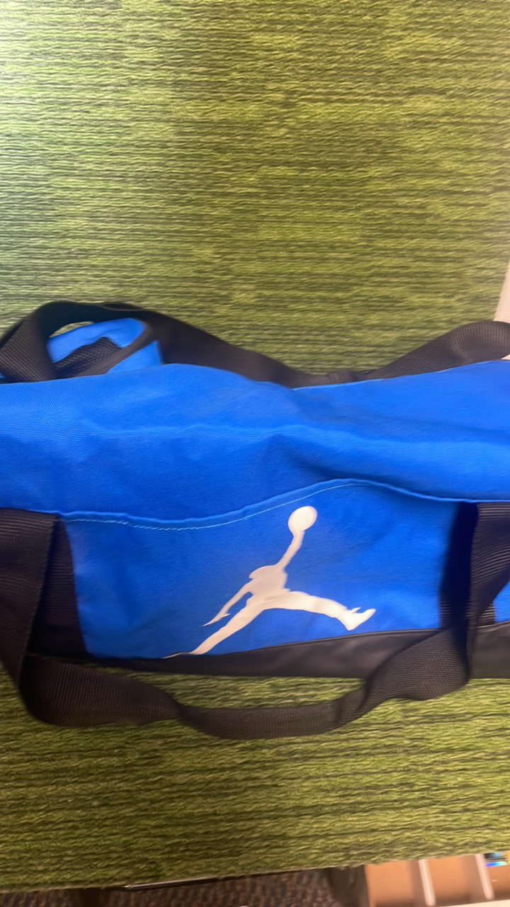 lot 115A image: Michael Jordan- Air Jordan Logo gym bag