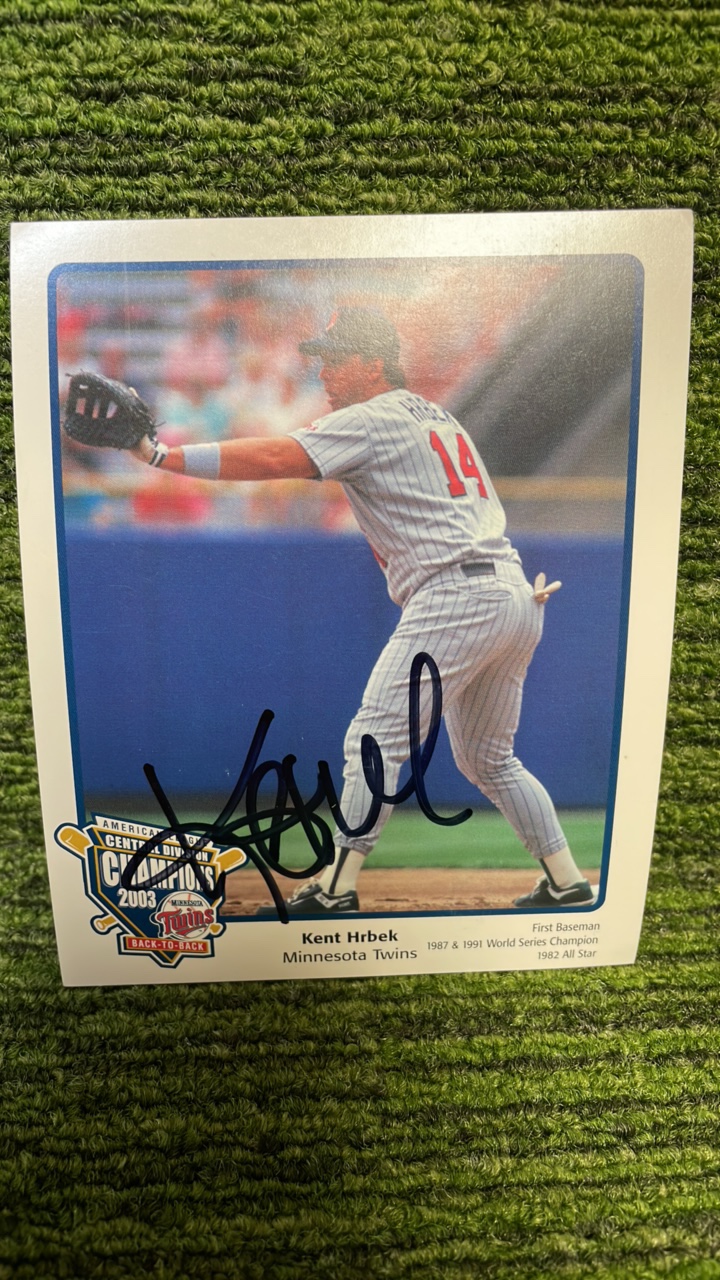 lot 149 image: Minnesota Twins Kent Hrbek back autographed picture