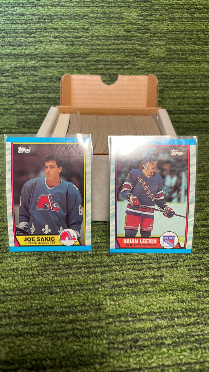 lot 161 image: 198990 Topps Hockey set (#1-198) Sakic Rookie