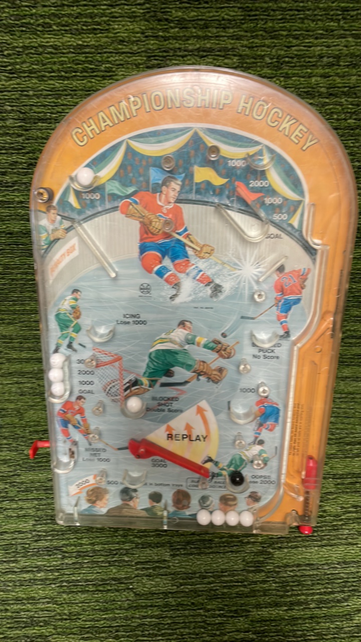 lot 168 image: Vintage Antique Table Top Ice Hockey Pin Ball MARX Toy Game Sport Arcade Metal