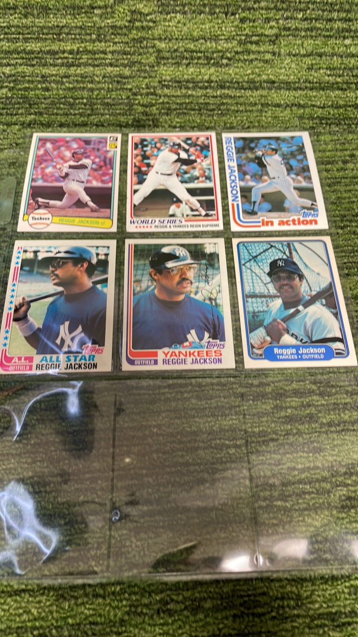 lot 172 image: Reggie Jackson lot of 6 cards, New York Yankees