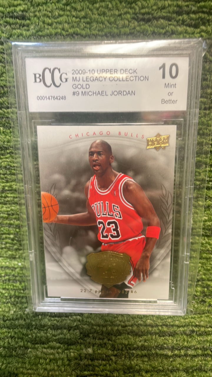 lot 186E image: 200910 Upper Deck, MJ legacy collection Michael Jordan BCCG graded 10
